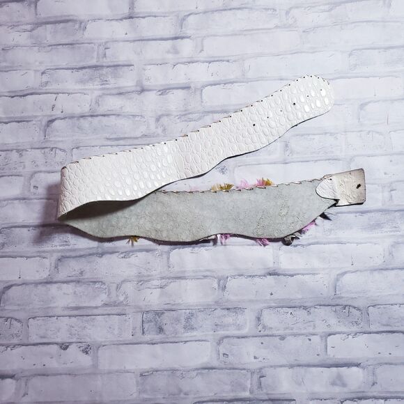 It's A Jungle | White Leather Vintage Belt - Picture 5 of 6